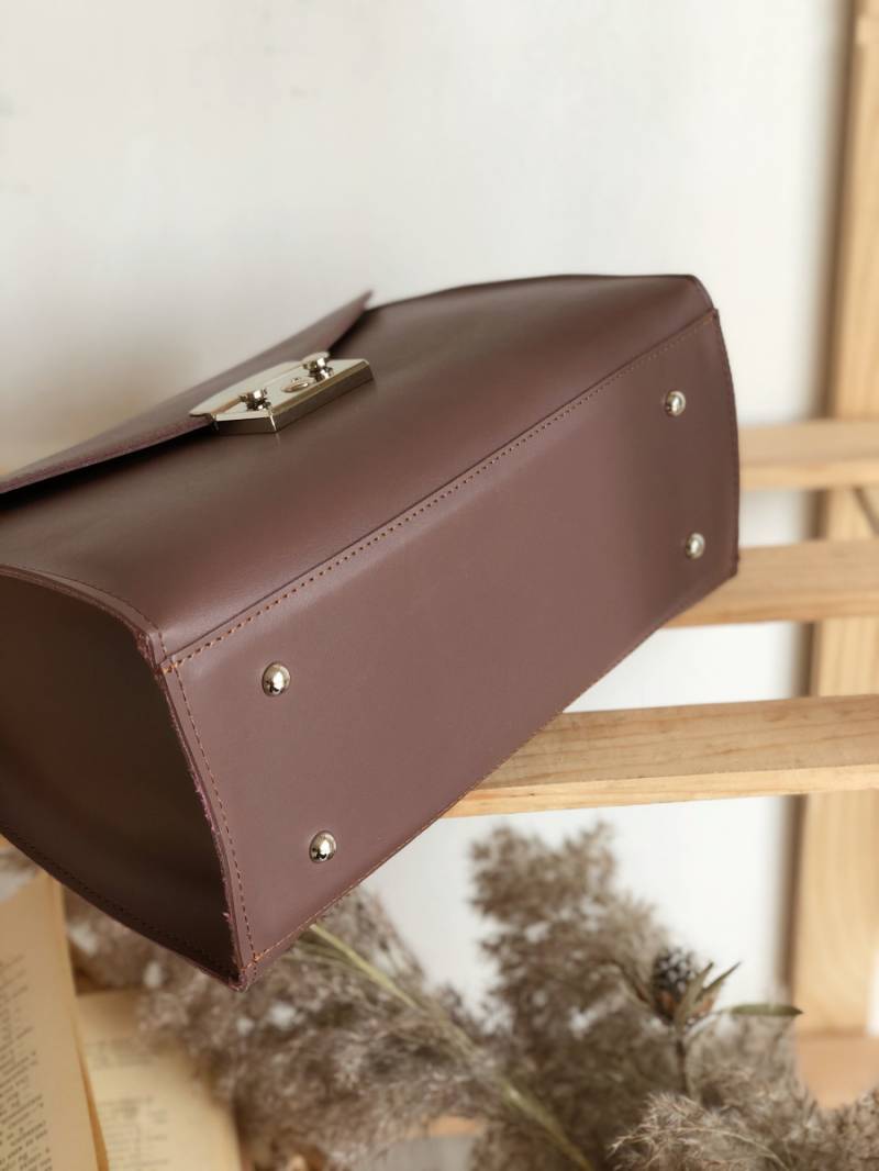 Сумка трапеция классическая в виде конвертика БРАК, Темная пудра 12986