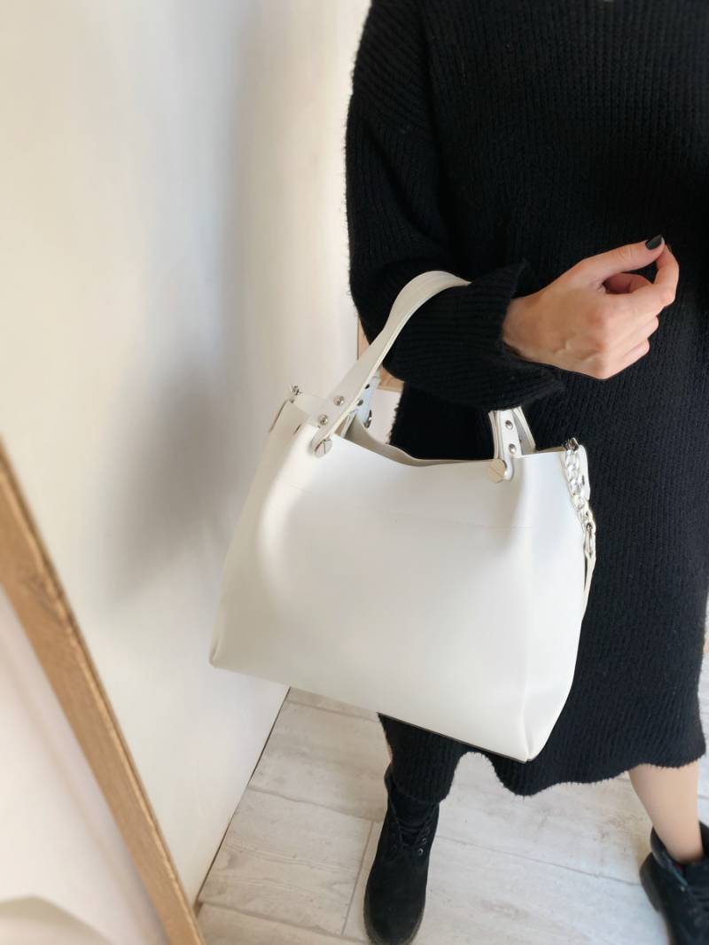 Шоппер "Триест" с гвоздиками и ремешком Romashka, Белый (759)