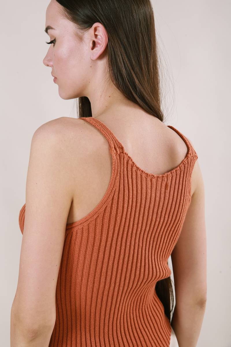 Майка "Бельгия" вязаная базовая на бретелях Romashka, Терракотовый (3447)