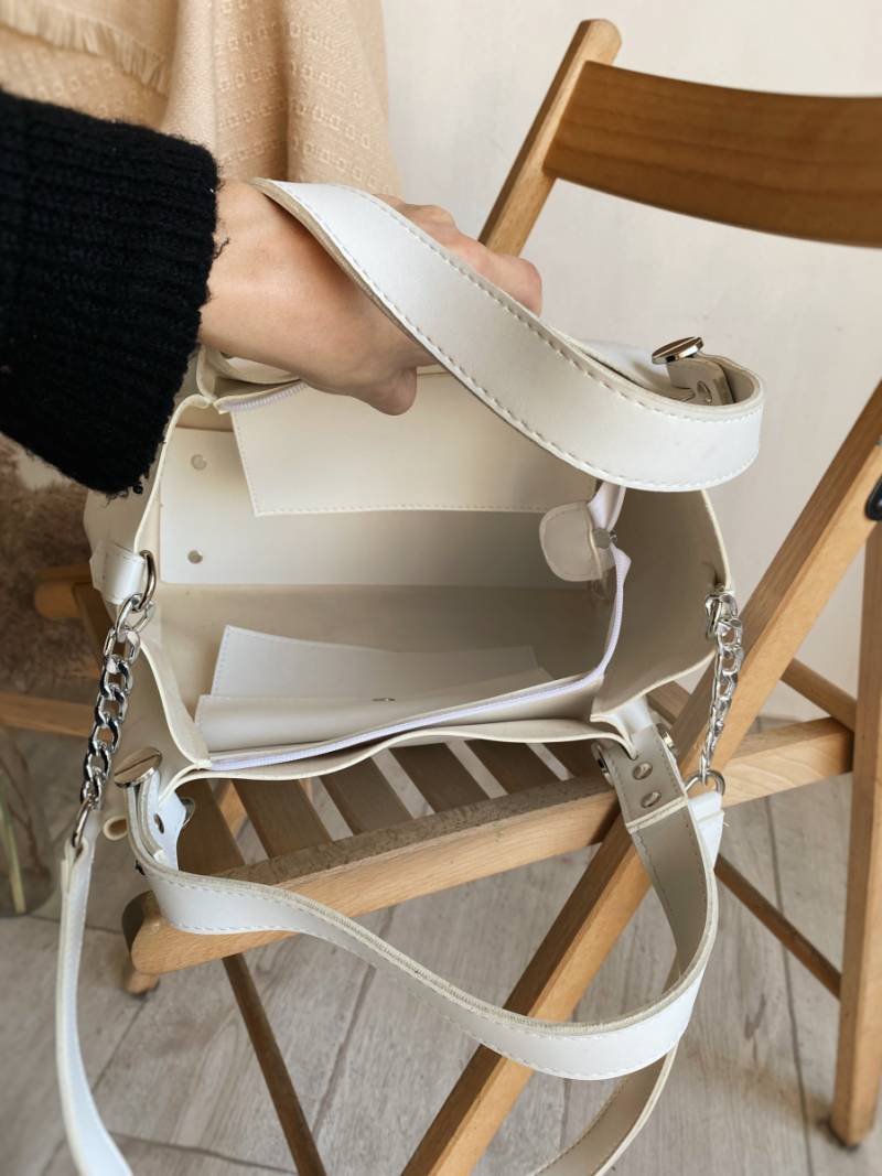 Шоппер "Триест" с гвоздиками и ремешком Romashka, Белый (759)