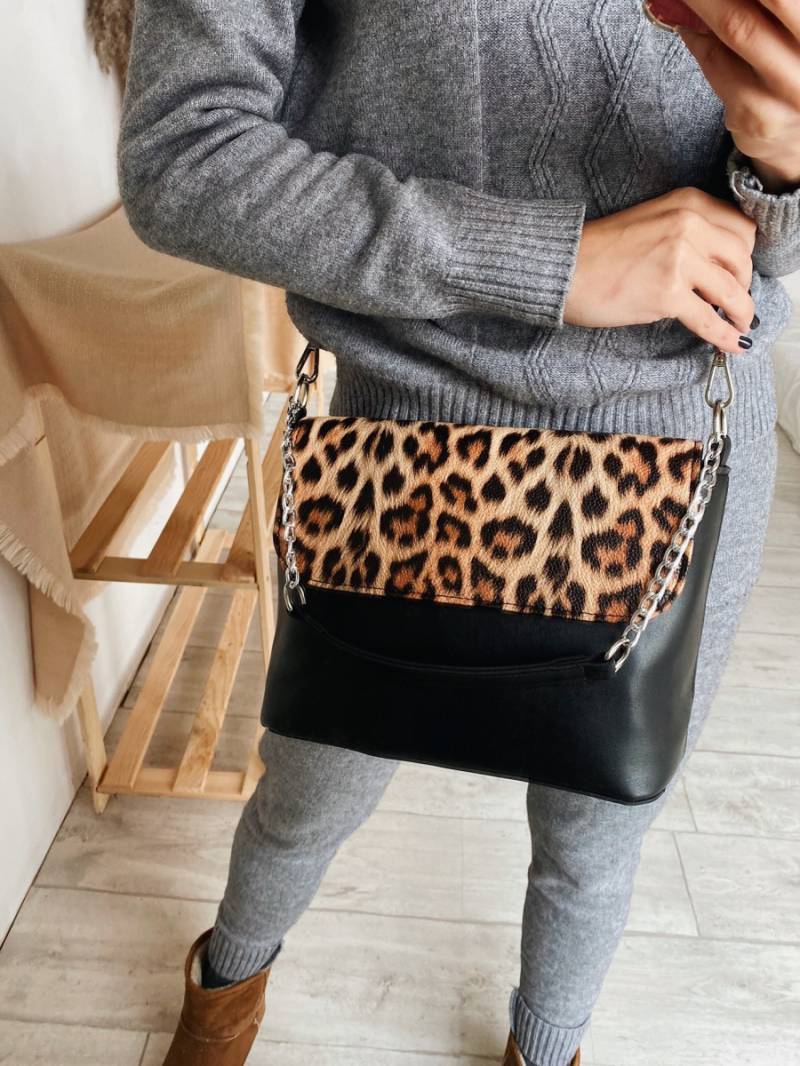 Сумка "Модесто" с нахлёстом и ручками-полуцепочками Romashka, Черный+ (1078)