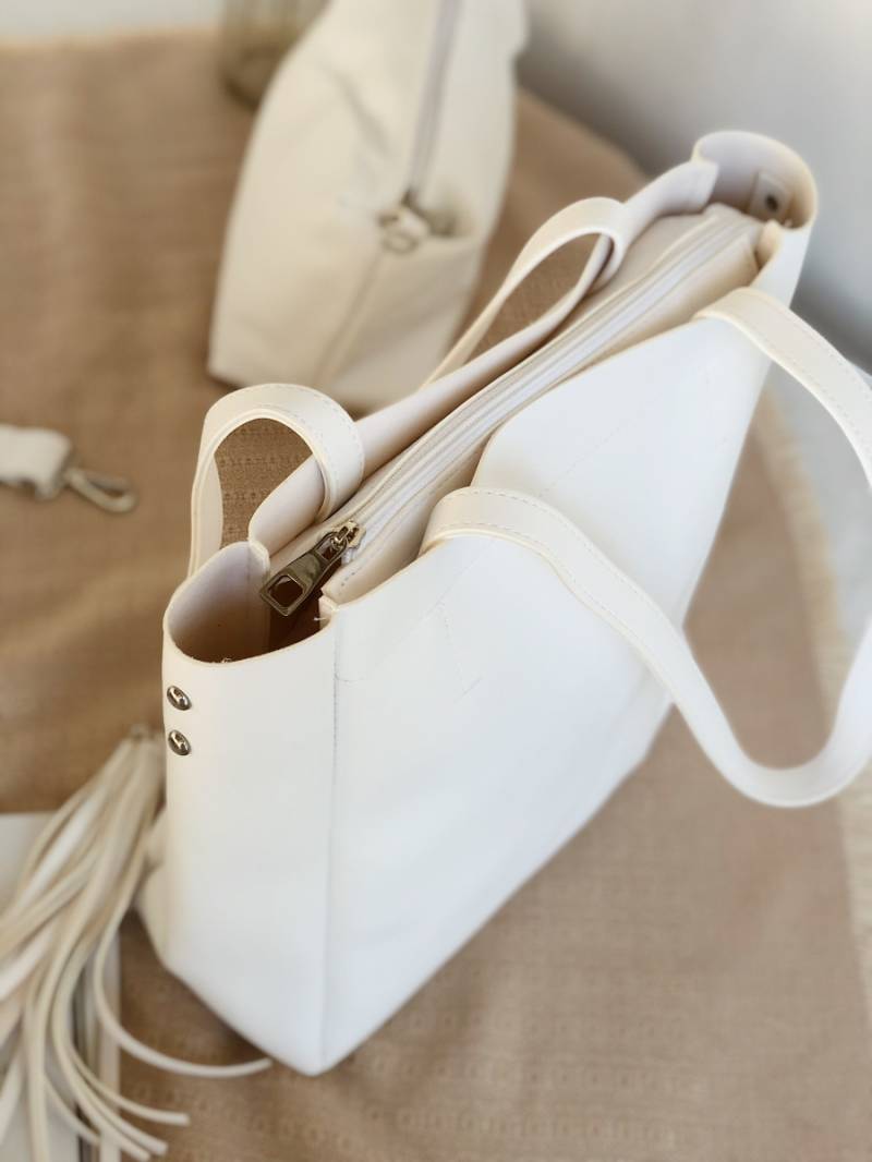 Шоппер "Равенна" с кисточками с длинными ручками и ремнем Romashka, Белый (734)